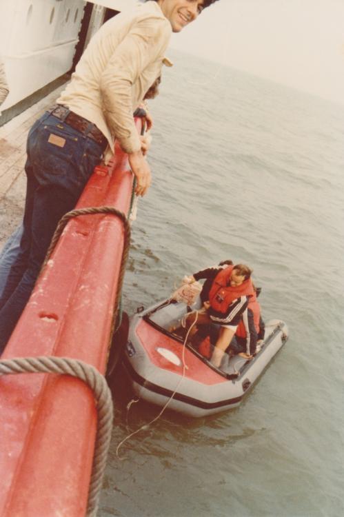rubberboot naar Ross Revenge  augustus 1983 2.jpeg