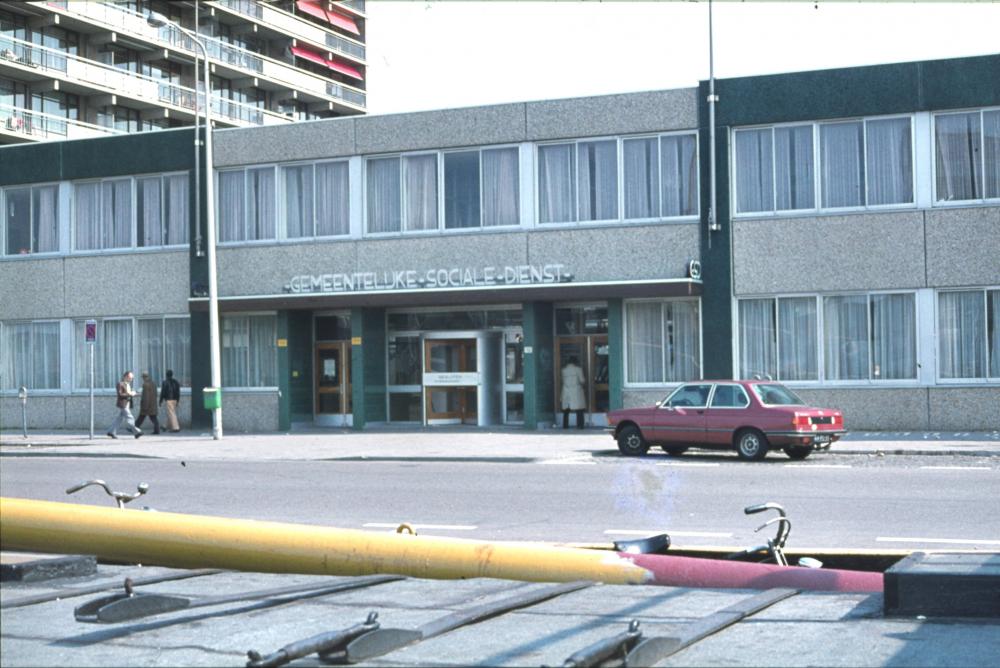 D C23 WMR 1978 Aegir gelegen tegenover de ingang van de socialedienst Den Haag.JPG