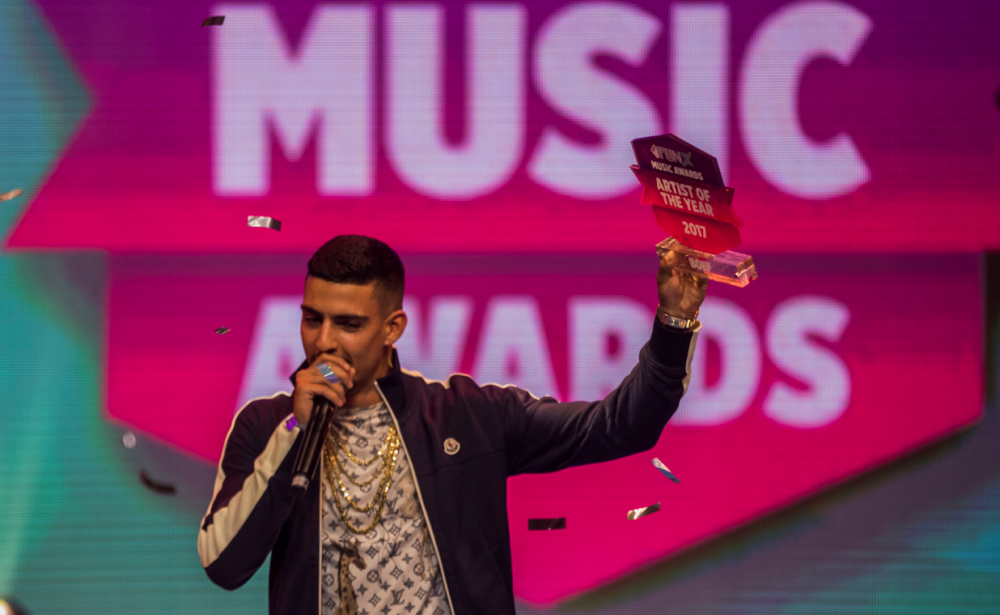 59251a798402d_BoefdegrotewinnaarFunXMusicAwards2017.thumb.png.dacc6d904bfd5b0f9ea404ab30eaa825.png