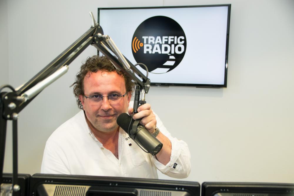 592ffc608fd26_RickvanVelthuysentijdenszijneersteuitzendingopTrafficRadio.thumb.jpg.7529beb10a33620cd3425a7bb9f86e96.jpg