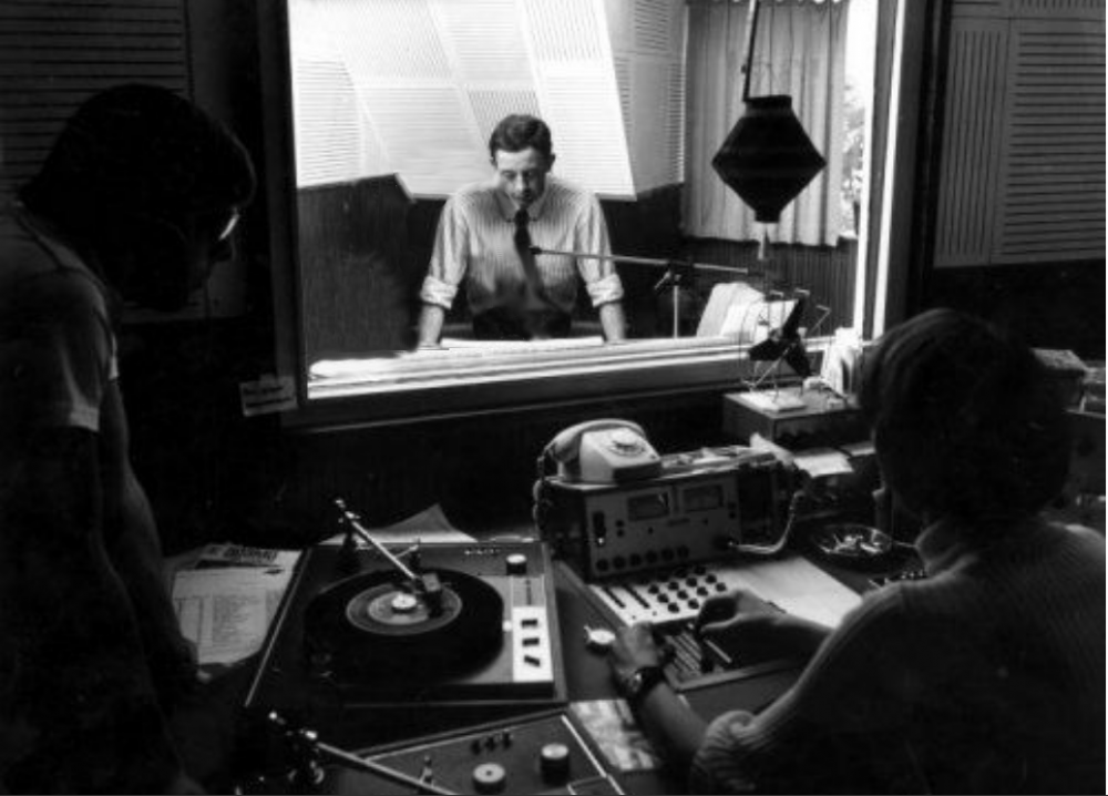 Veronica Gerard de Vries studio.png