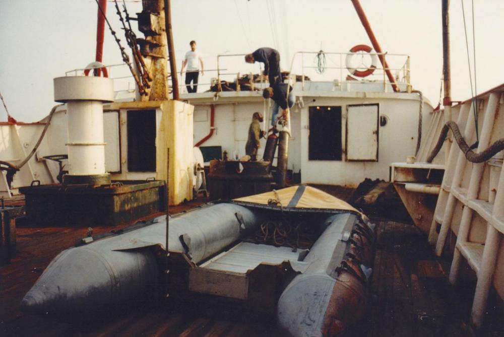 ketting gedraaid Ross Revenge Haagsche HarryDany Vissers, Mike Barrrington, Louis Dobbels.jpg