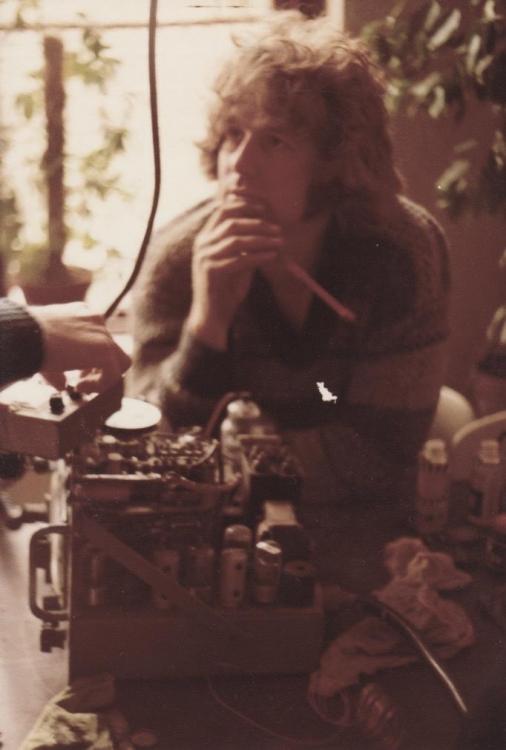 Leo 1980 met zender.jpg