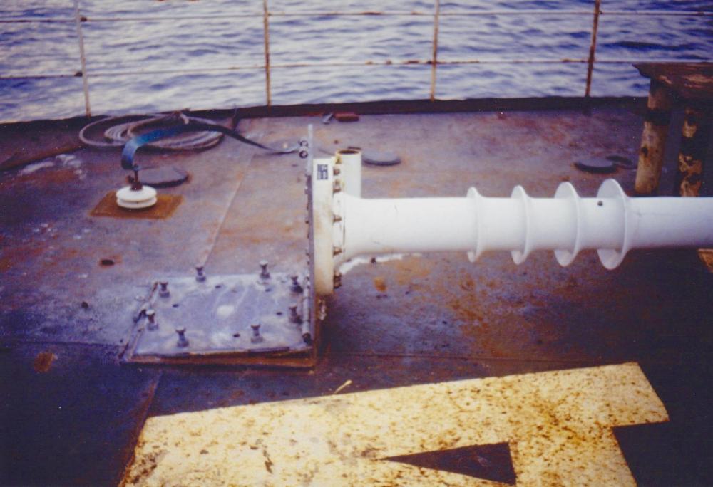 fiberglass  mast Ross Revenge 1988 1.jpg