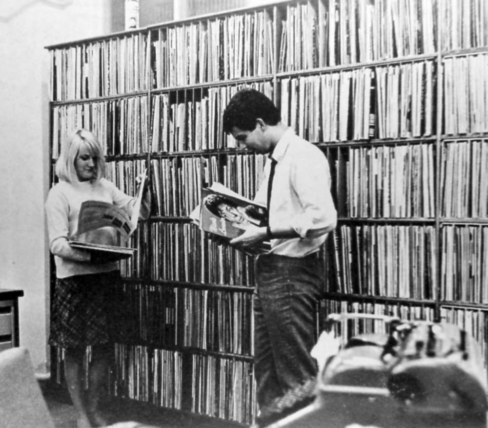 PICT0214 discotheek Lenny van de Wal en Chiel Montagne.JPG