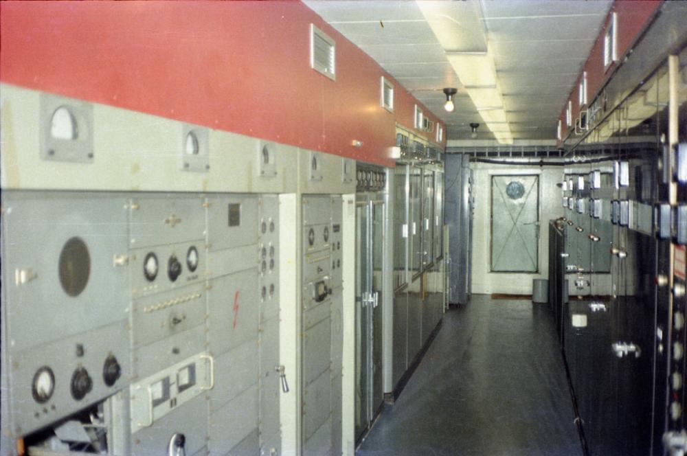 75-12-26 mebo-2 zenderkamer-2.jpg