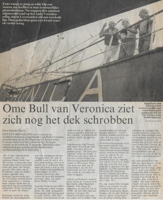 19990715 Ome Bull van Veronica ziet zich nog het dek schrobben.jpg