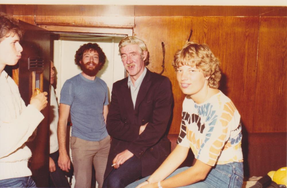 Ron West, Howard Beer,Simon Barrett,Paddy,Marjo Marcus  sept 1984.jpeg