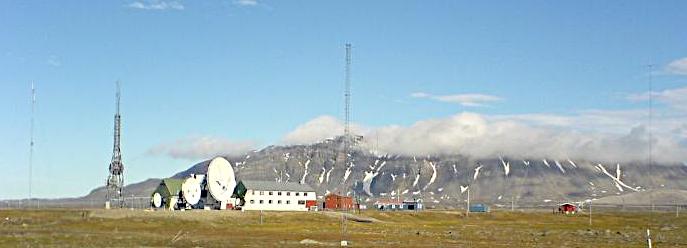 Isfjord_radio_on_Svalbard_seen_from_west.jpg