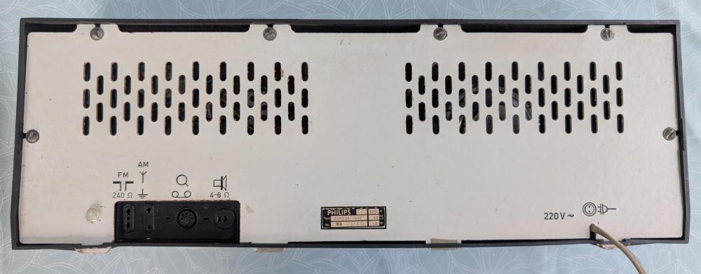 Philips 22RB381 03E (3).jpg