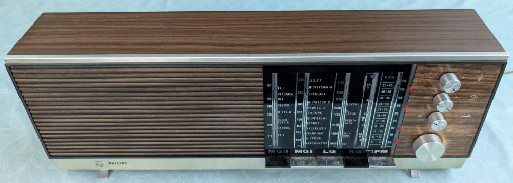 Philips 22RB381 03E (6).jpg